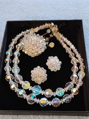 Vintage Crystal Necklace Set